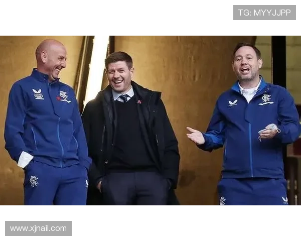 杰拉德批切尔西球员躲在高层更换背后